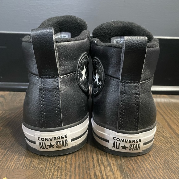 Converse mens size 8 - Picture 3 of 3